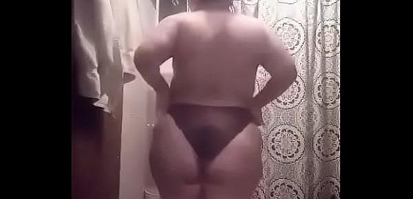  Single mother shows her big ass